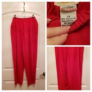 Red yoke front tapered leg knit pants. Plus size.